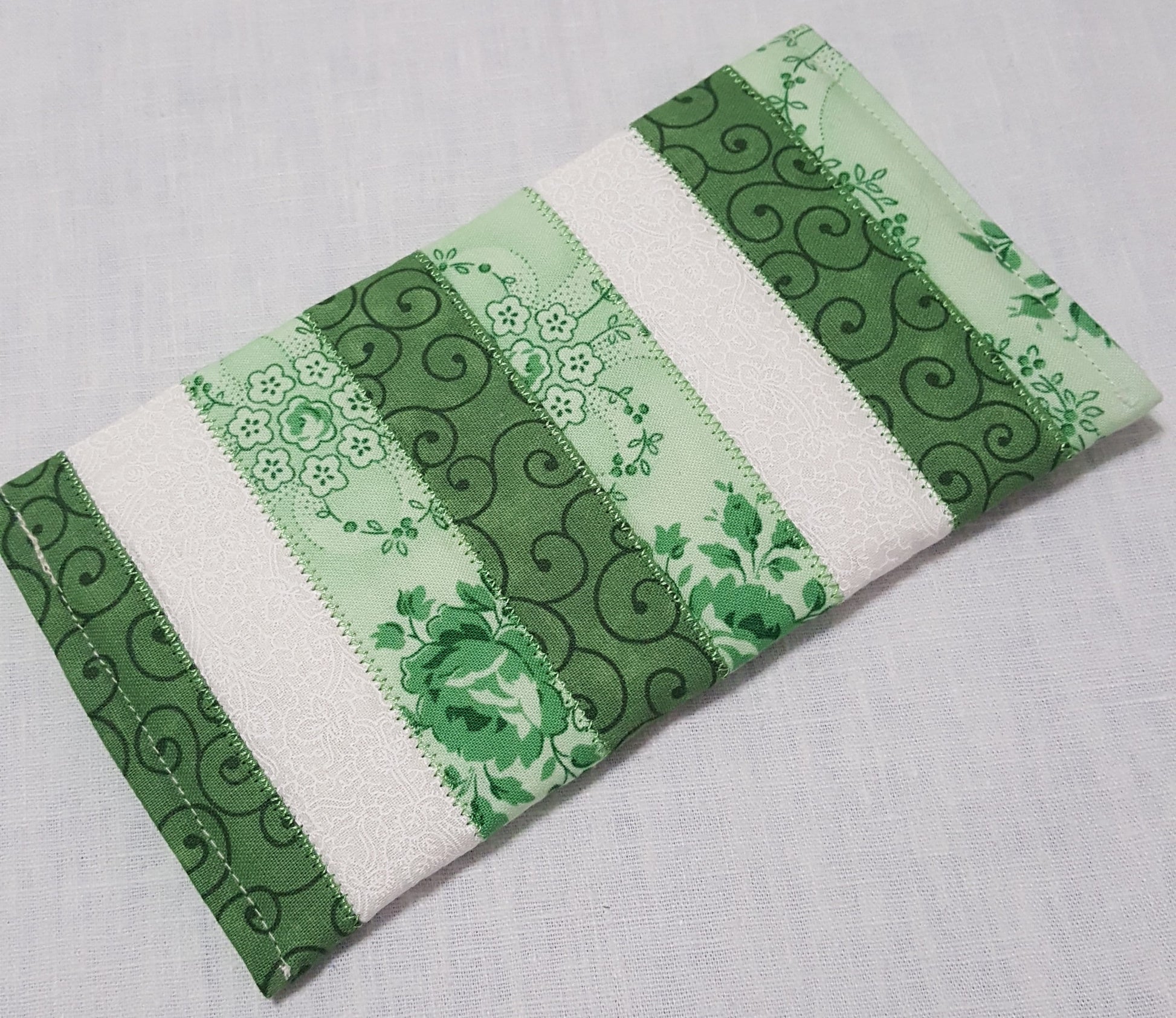 Quilted Patchwork Eyeglass Case – Green & White Cotton – Snap Closure