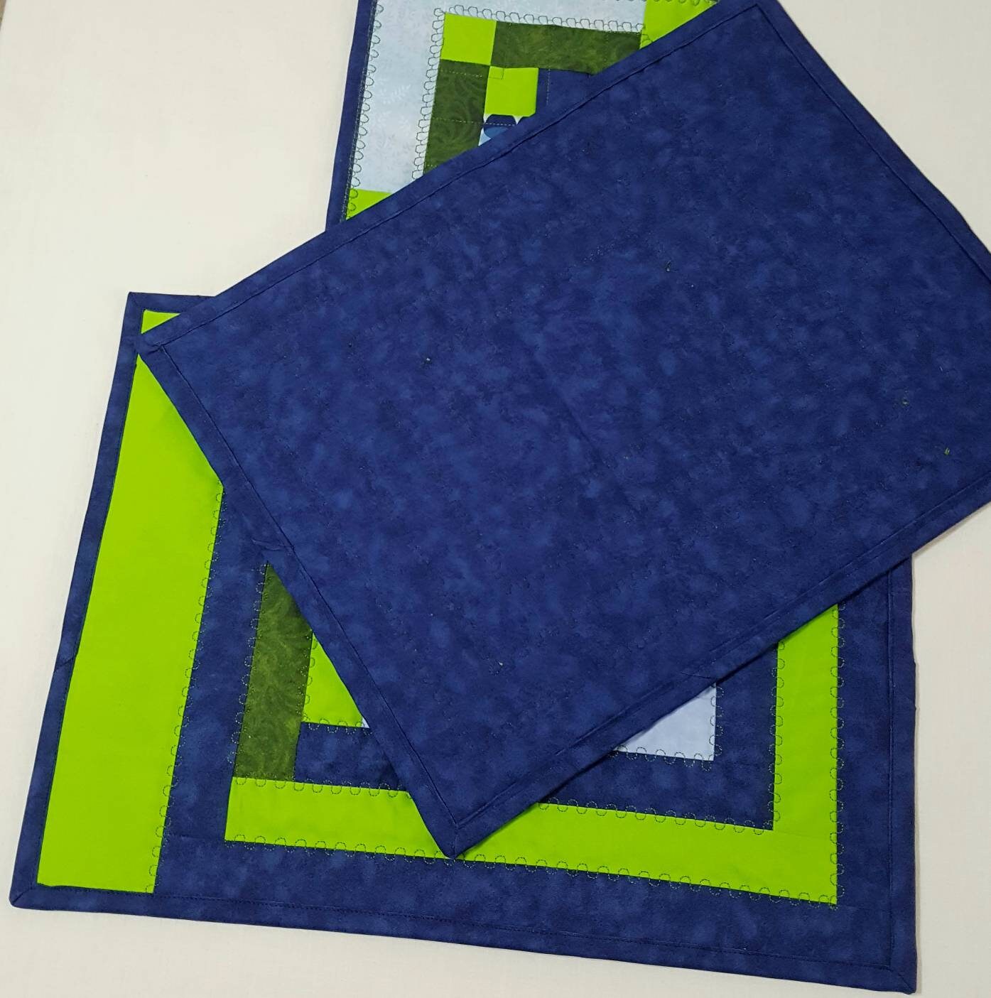 Modern Log Cabin Quilted Placemat Set – Includes Bonus Mug Rug – Handmade Cotton Table Decor