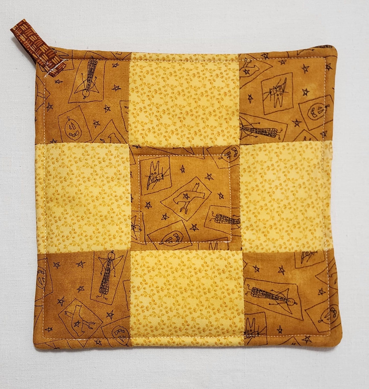 Handmade Nine Patch Quilted Potholder – Yellow & Tan Primitive Print – Trivet