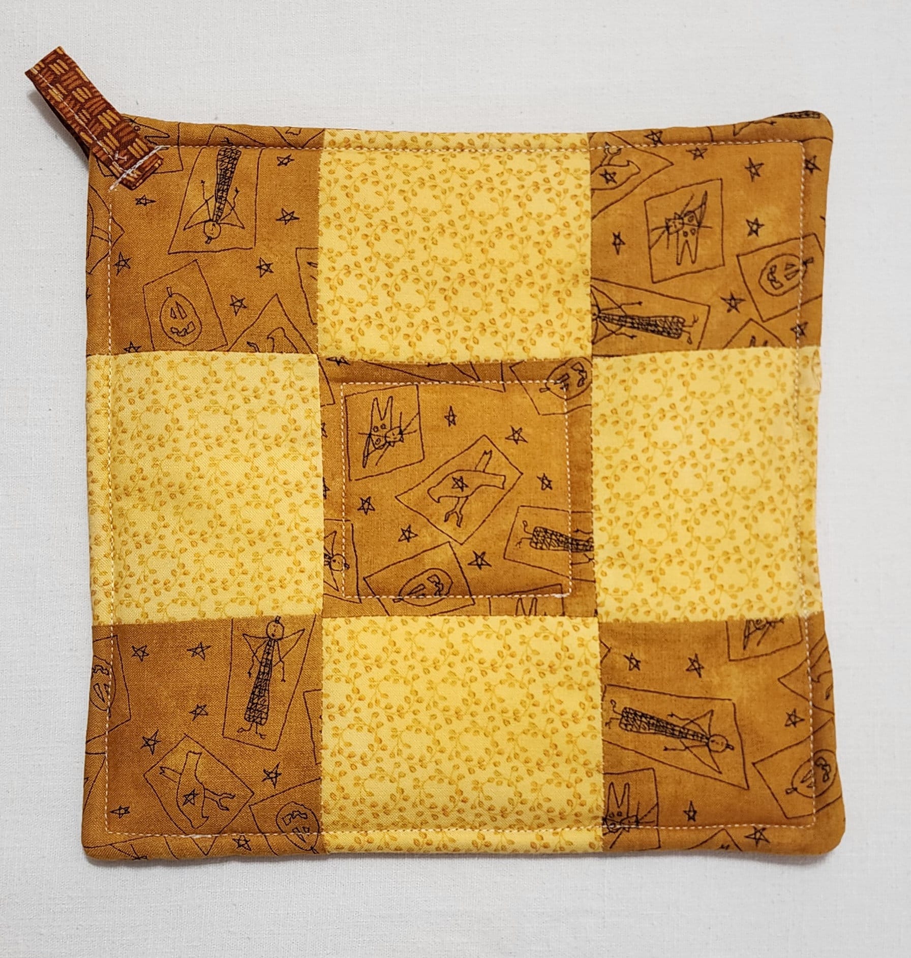 Handmade Nine Patch Quilted Potholder – Yellow & Tan Primitive Print – Trivet
