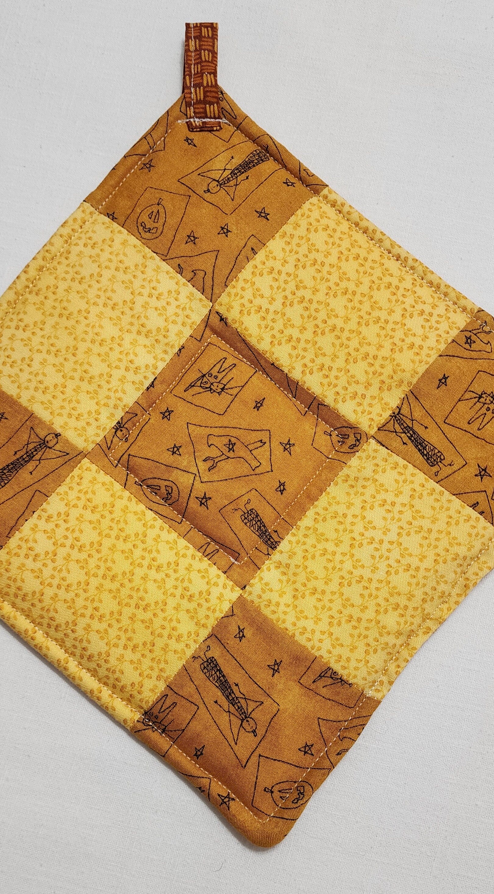 Handmade Nine Patch Quilted Potholder – Yellow & Tan Primitive Print – Trivet