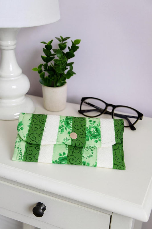 Quilted Patchwork Eyeglass Case – Green & White Cotton – Snap Closure
