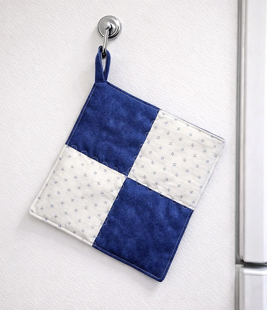 Blue & Cream Quilted Potholder – Handmade Patchwork Kitchen Decor, Farmhouse Cottage Style